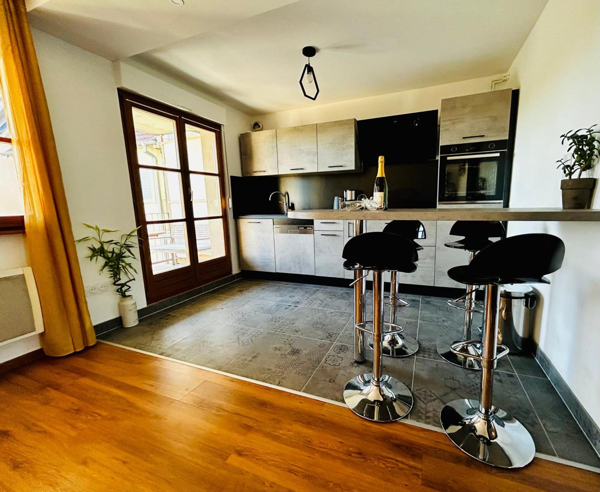 Vue Sur Vignes Apartment รีควีร์ ภายนอก รูปภาพ